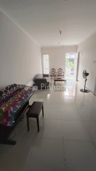 dijual rumah 4kt 112m2 di jl sakura - 5