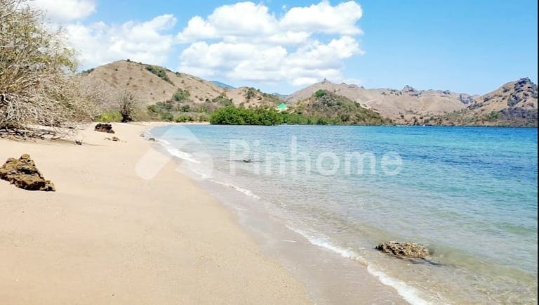 Dijual Tanah Komersial Lokasi Bagus Tepi Pantai di Golo Mori - Gambar 5