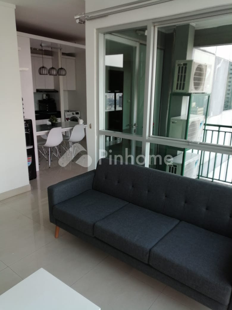 disewakan apartemen 2 br fully furnished siap pakai di sahid sudirman residence  jl  jend sudirman - 2