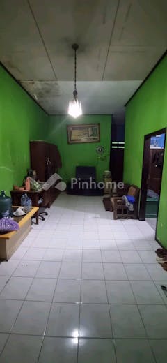 dijual rumah bonus kios lokasi strategis di wage aloha taman sidoarjo - 2