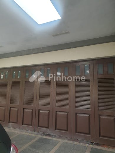 dijual rumah 2lt strategis di pejaten barat - 10