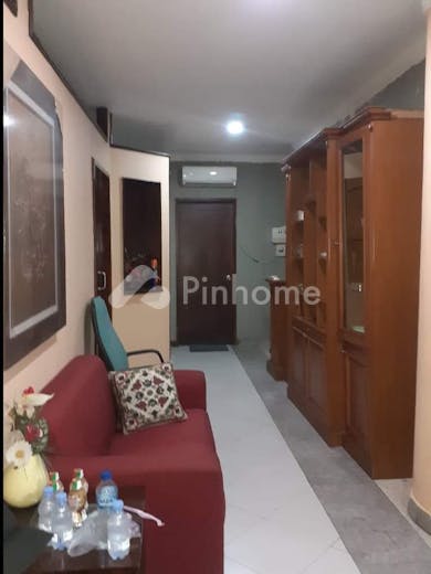 dijual rumah lokasi strategis di jl tanah abang - 2