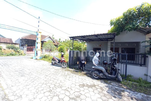 dijual rumah bonus kavling tanah lokasi bagus di gagaksipat - 3