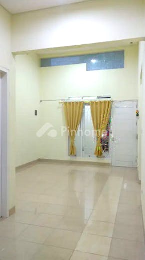 disewakan rumah depok  beji  tanah baru di  azimah beji residence   2 lantai  semi f  niar - 9