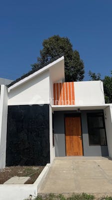dijual rumah modern minimalis di cimahi - 1