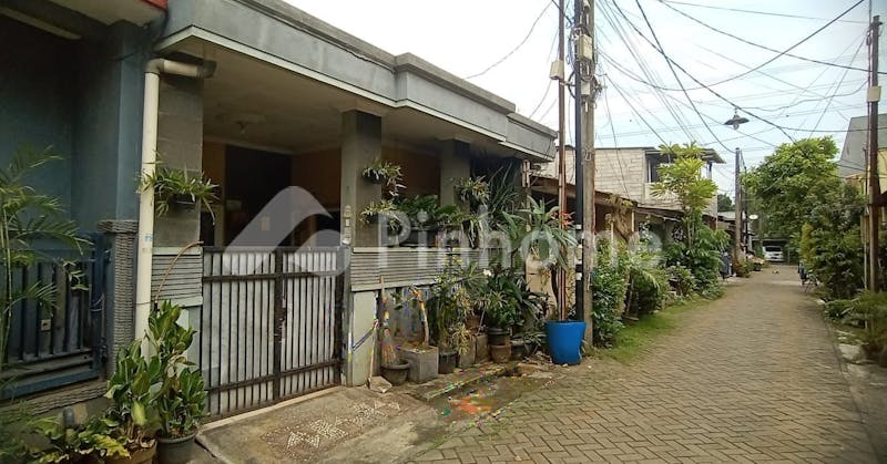 dijual rumah di jual cepat di jalan raya binong permai - 1