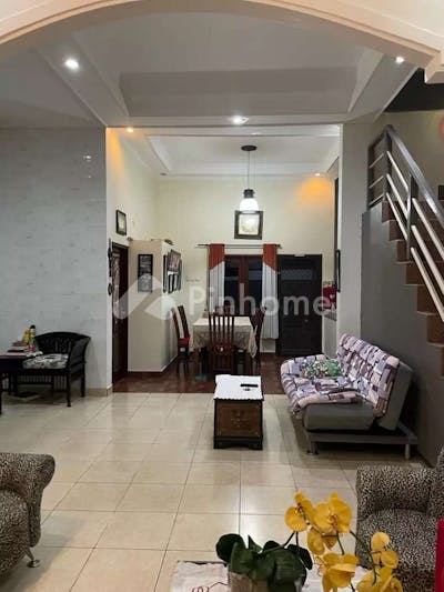 dijual rumah 2 lantai siap huni di padangsambian - 3