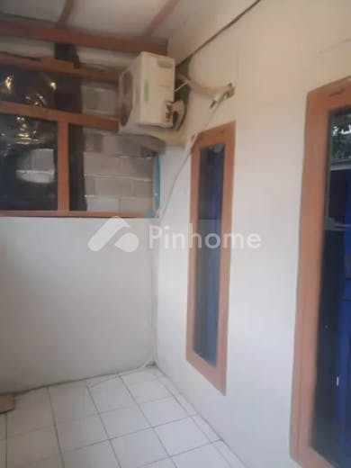 dijual rumah siap pakai dekat kampus sutomo di jl  persada banten raya no 15 - 8