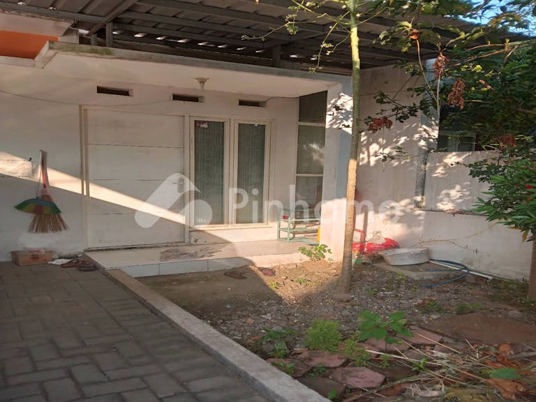 dijual rumah over kredit heavend land park di jl  raya lingkar timur - 2