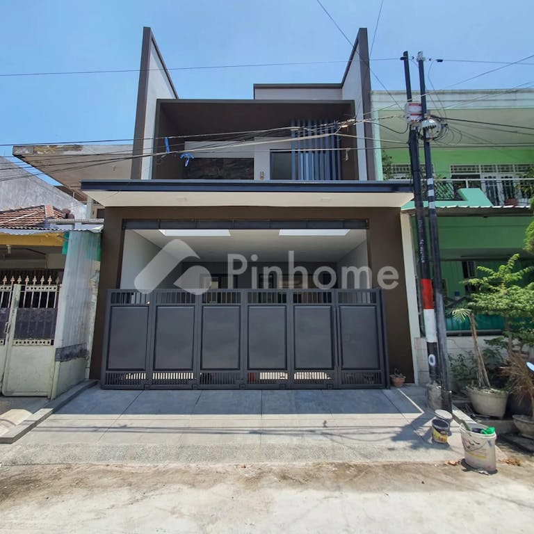 dijual rumah siap huni dekat rs di keputih - 1