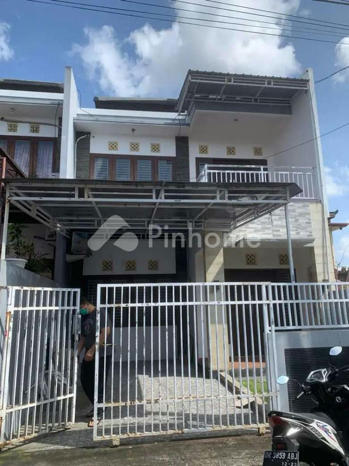 Dijual Rumah Siap Huni Dekat Pantai di Denpasar Barat - Gambar 1