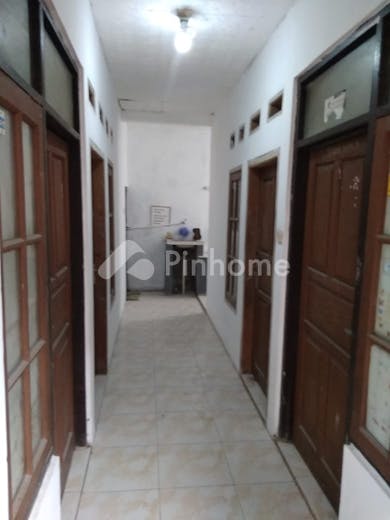 dijual rumah lingkungan nyaman dekat perbelanjaan di gg  djidin - 8