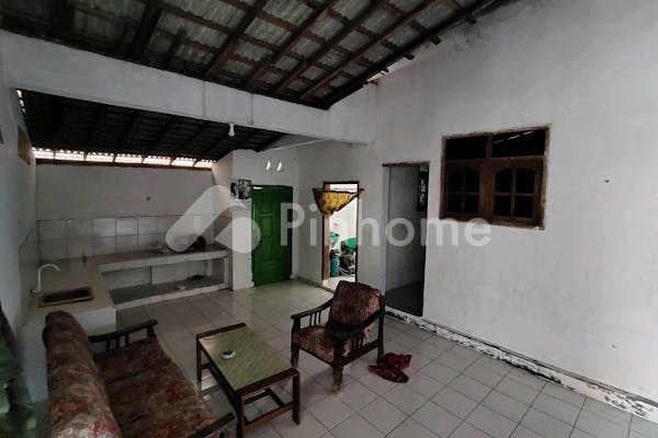 dijual rumah lokasi strategis di laweyan - 9