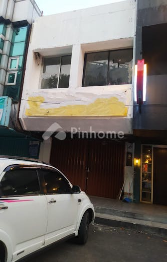 dijual ruko 2lt siap huni dekat mall di jl  boulevard klp  gading  pegangsaan dua 14240 - 2