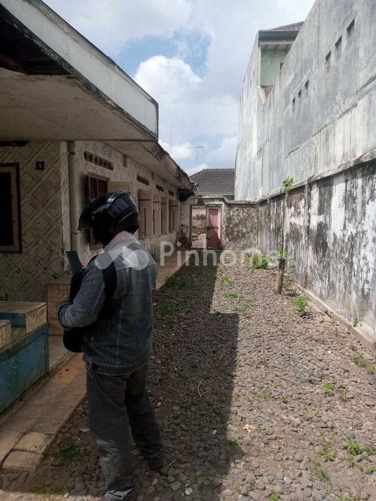 disewakan rumah di pusat kota genteng di jalan mliwis - 4