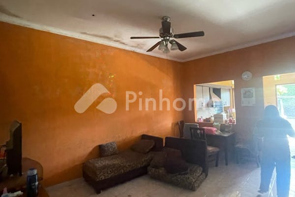 dijual rumah 4kt 195m2 di jl dukuh - 4