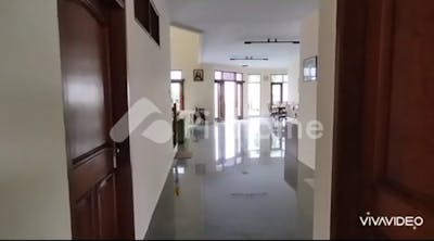 dijual rumah apik dan terawat   di puri indah - 2